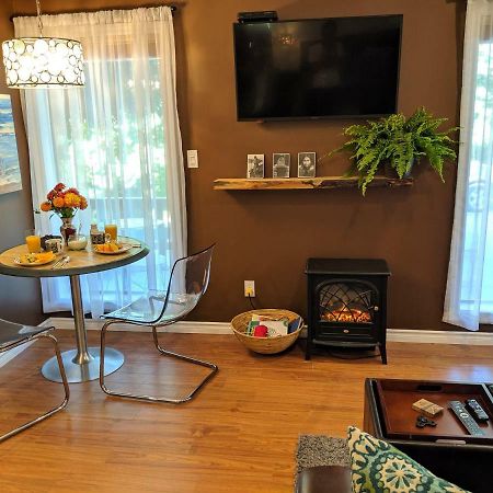 Ferienwohnung Oceanspray Hideaway North Saanich Exterior foto