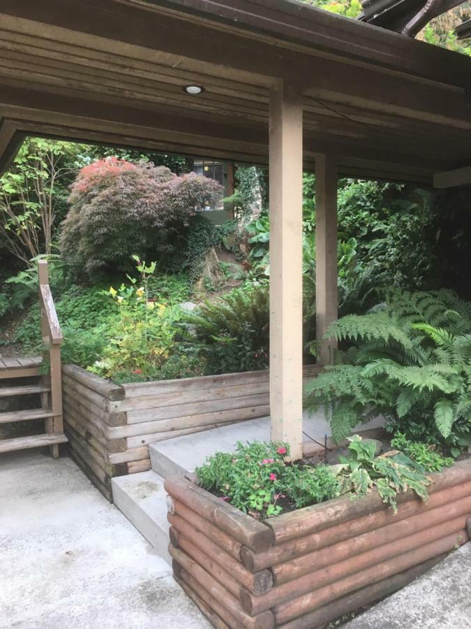 Ferienwohnung Oceanspray Hideaway North Saanich Exterior foto